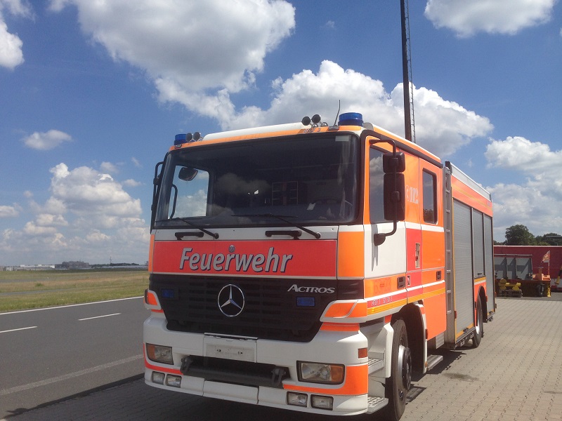 Feuerwehrlöschfahrzeug Mercedes-Benz 1